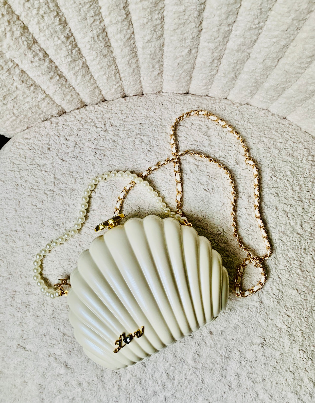 Chanel Beauty VIP Limited Edition Novelty Rhinestone Shell Pearl Bag.