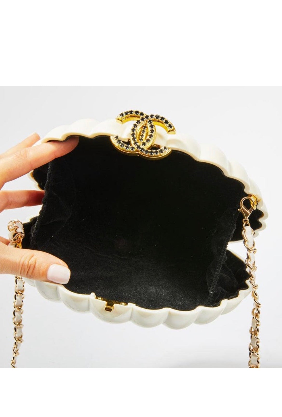 Chanel Beauty VIP Limited Edition Novelty Rhinestone Shell Pearl Bag.